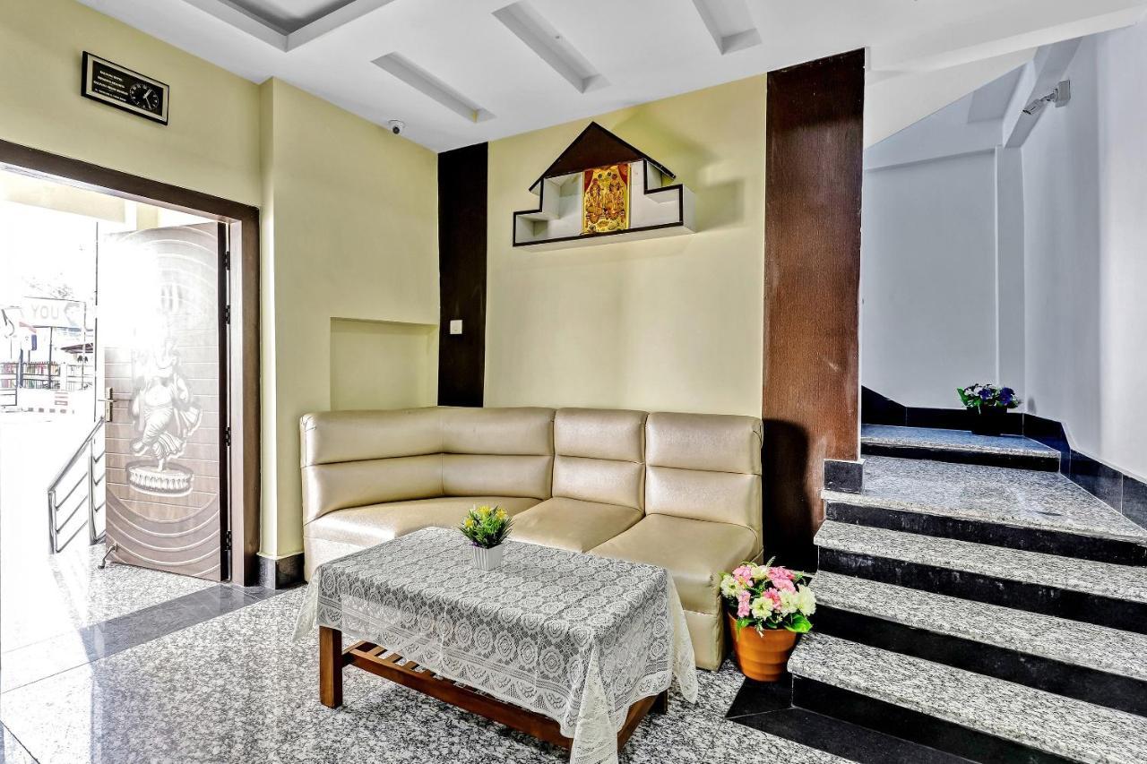 Capital O 85514 Kalpana Hotel Guwahati Exterior foto